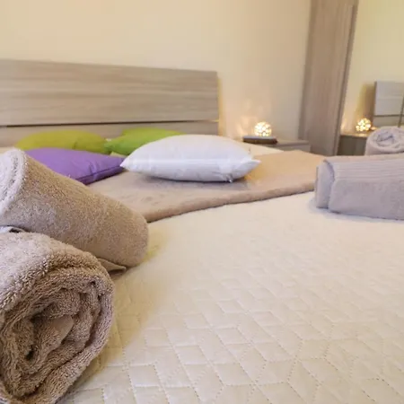 In Good Location And With Balcony - Nicole In Salento *