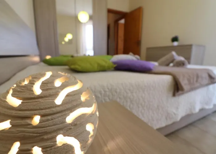 In Good Location And With Balcony - Nicole In Salento