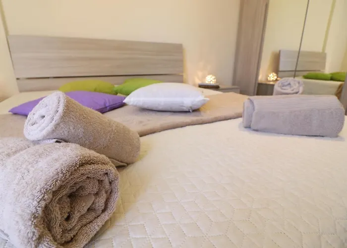 In Good Location And With Balcony - Nicole In Salento *