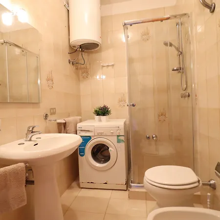 In Good Location And With Balcony - Nicole In Salento Appartement