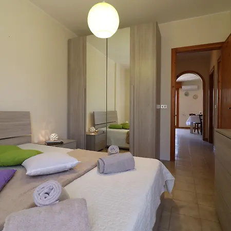 In Good Location And With Balcony - Nicole In Salento *