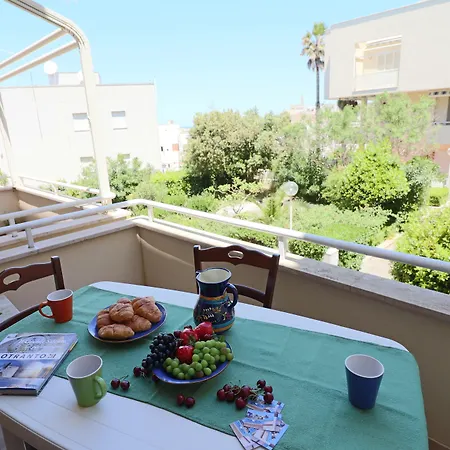 In Good Location And With Balcony - Nicole In Salento Appartement *