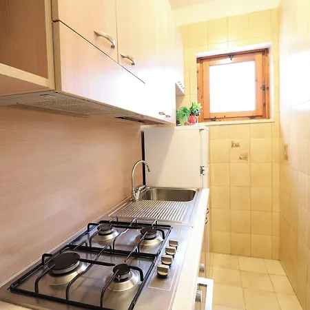 In Good Location And With Balcony - Nicole In Salento *