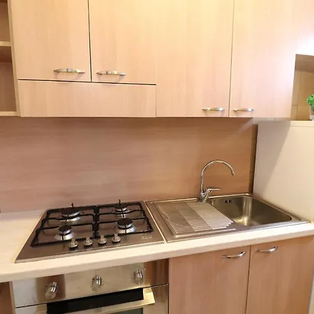 In Good Location And With Balcony - Nicole In Salento *