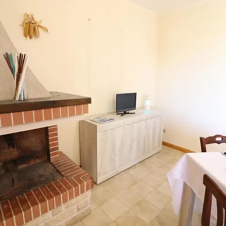 In Good Location And With Balcony - Nicole In Salento