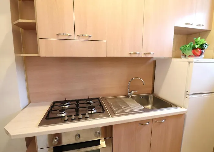 In Good Location And With Balcony - Nicole In Salento *